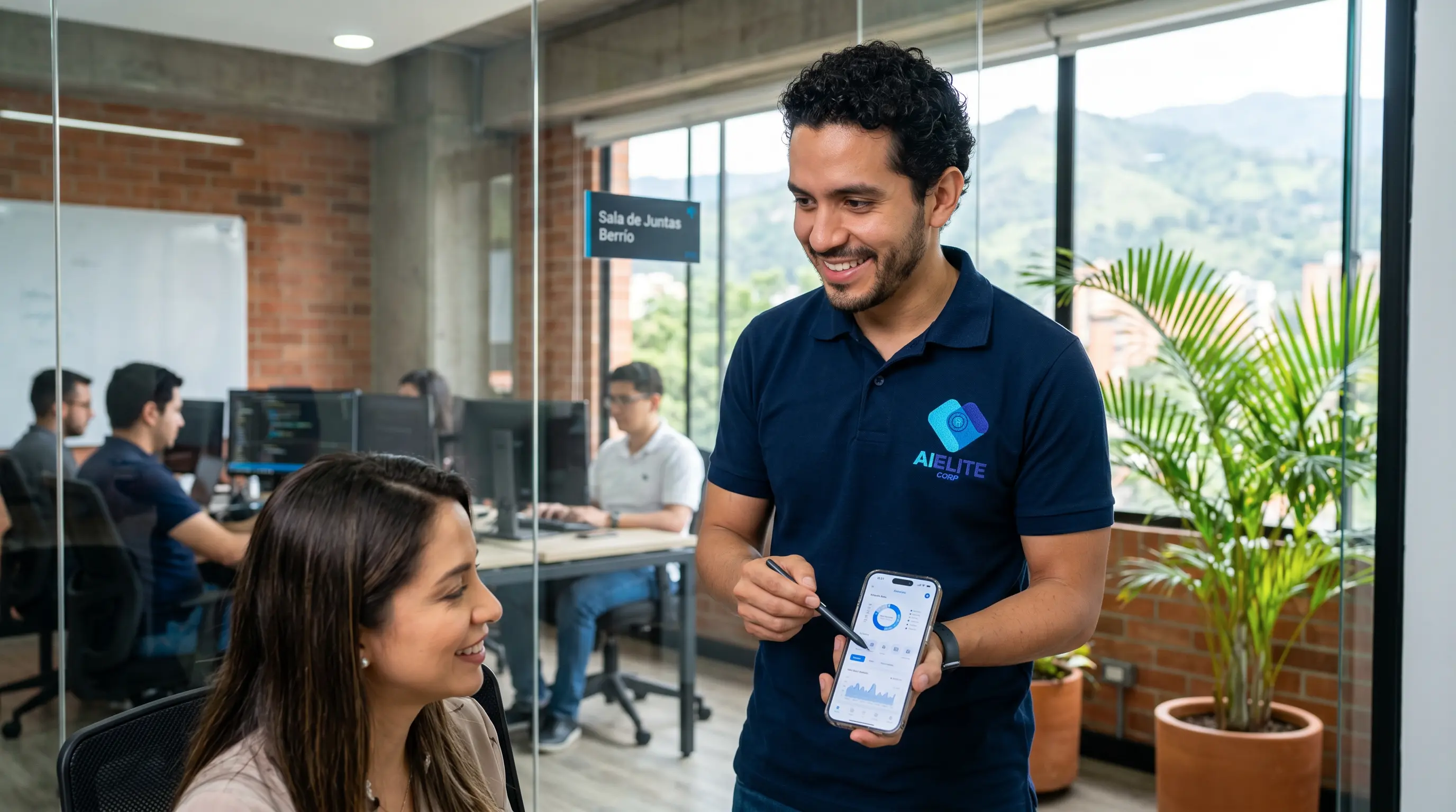 Equipo de AI Elite Corp asesorando a un cliente